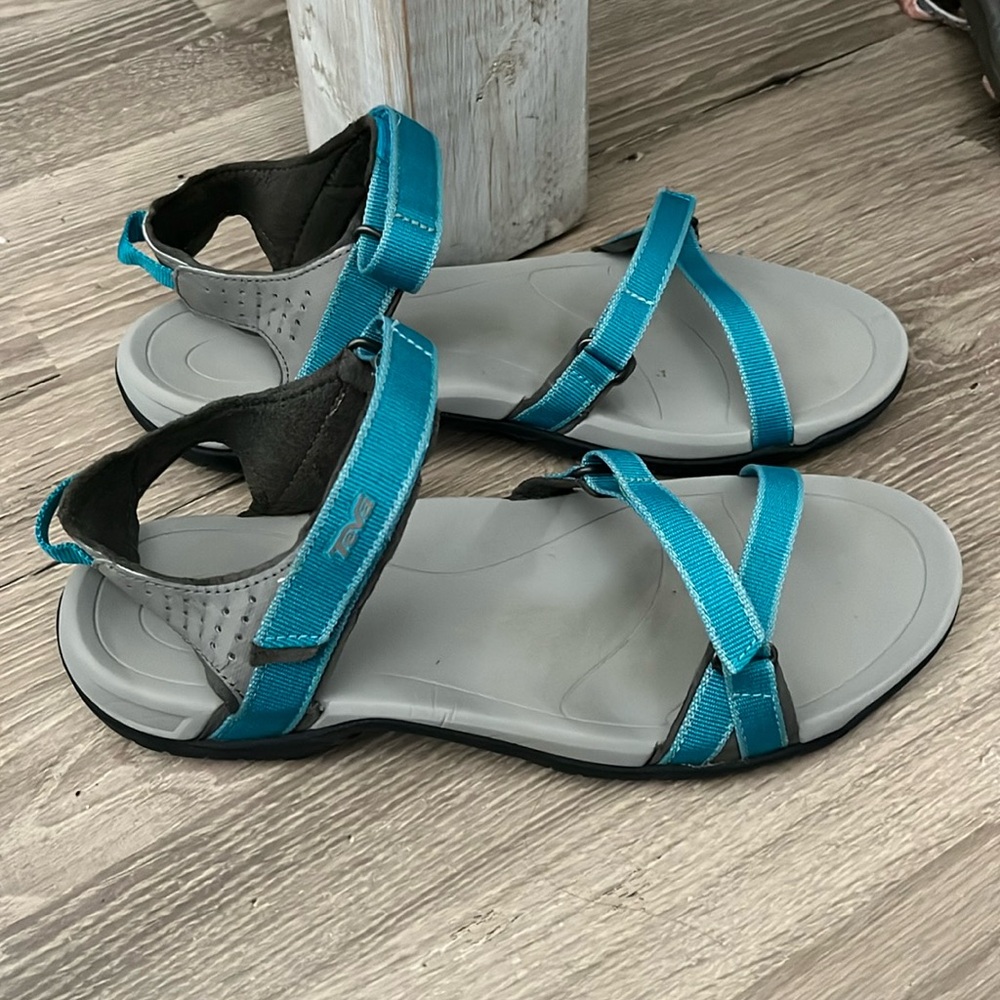 Teva sandals/10